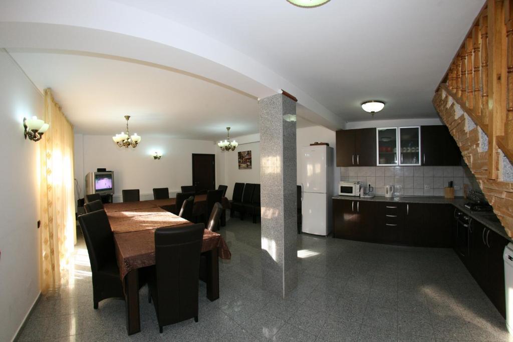 Pensiunea Casa Zarnesteana Zărneşti Kültér fotó